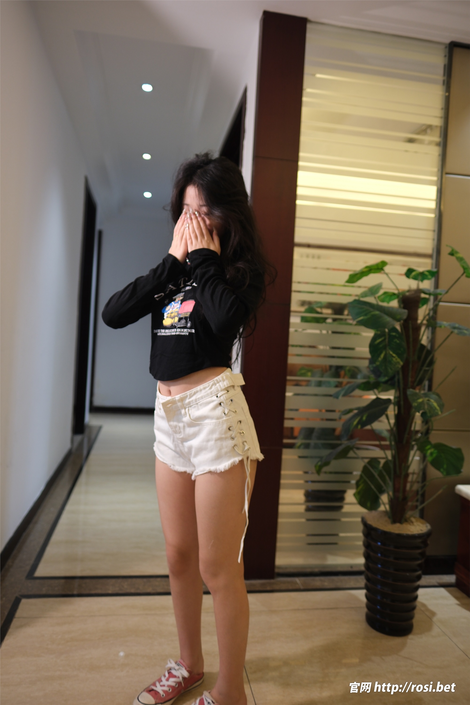 ROSI写真 2025.10.30 NO.5078